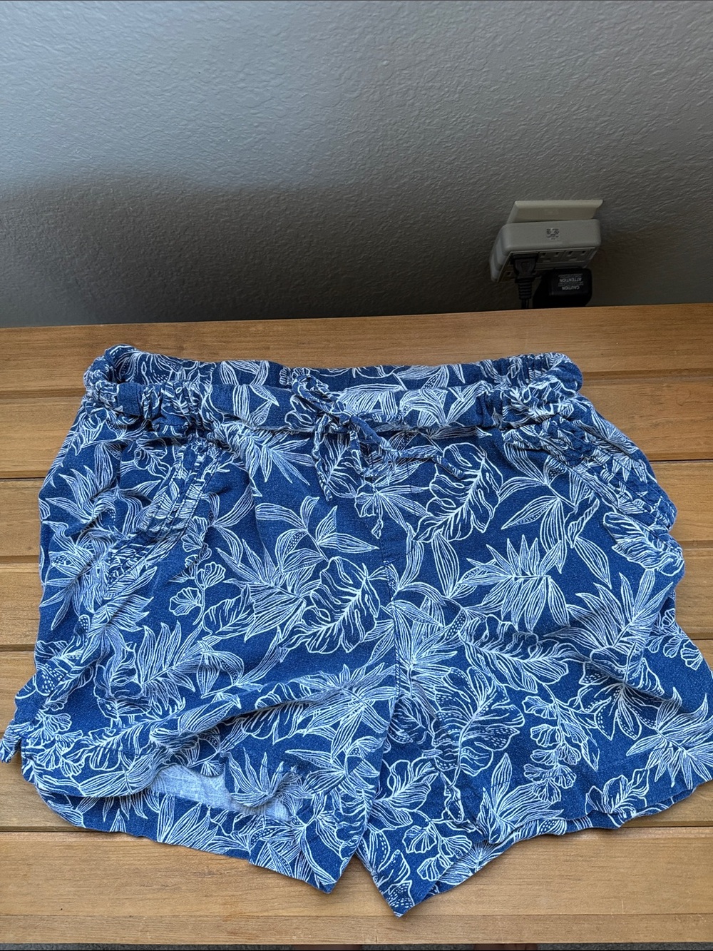 Briggs New York Navy Blue Floral Drawstring Shorts
